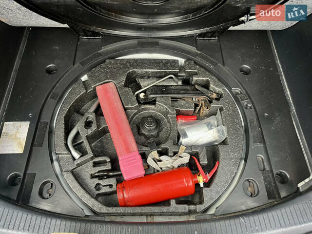 Белый Фольксваген Туран, объемом двигателя 1.39 л и пробегом 240 тыс. км за 7200 $, фото 20 на Automoto.ua