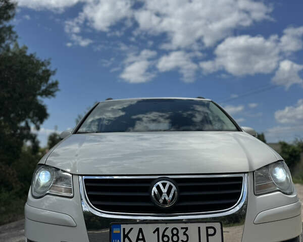 Белый Фольксваген Туран, объемом двигателя 1.4 л и пробегом 246 тыс. км за 6500 $, фото 10 на Automoto.ua