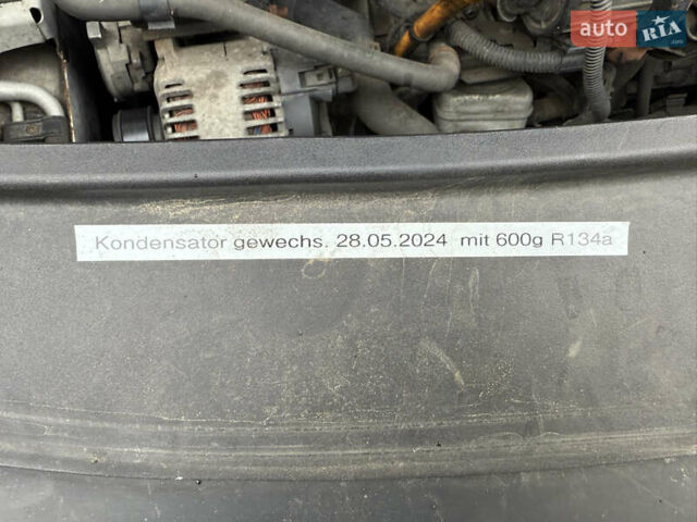 Білий Фольксваген Туран, об'ємом двигуна 1.6 л та пробігом 218 тис. км за 7999 $, фото 102 на Automoto.ua