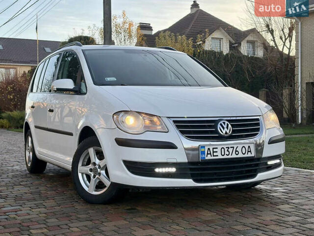 Белый Фольксваген Туран, объемом двигателя 1.39 л и пробегом 240 тыс. км за 7200 $, фото 43 на Automoto.ua