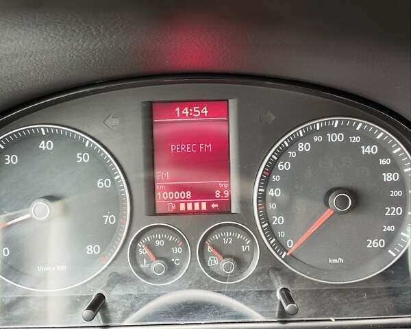 Білий Фольксваген Туран, об'ємом двигуна 2 л та пробігом 99 тис. км за 9800 $, фото 15 на Automoto.ua