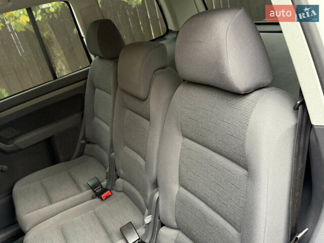 Белый Фольксваген Туран, объемом двигателя 1.6 л и пробегом 219 тыс. км за 7999 $, фото 116 на Automoto.ua