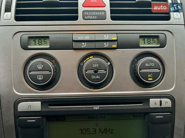 Белый Фольксваген Туран, объемом двигателя 1.39 л и пробегом 240 тыс. км за 6999 $, фото 67 на Automoto.ua