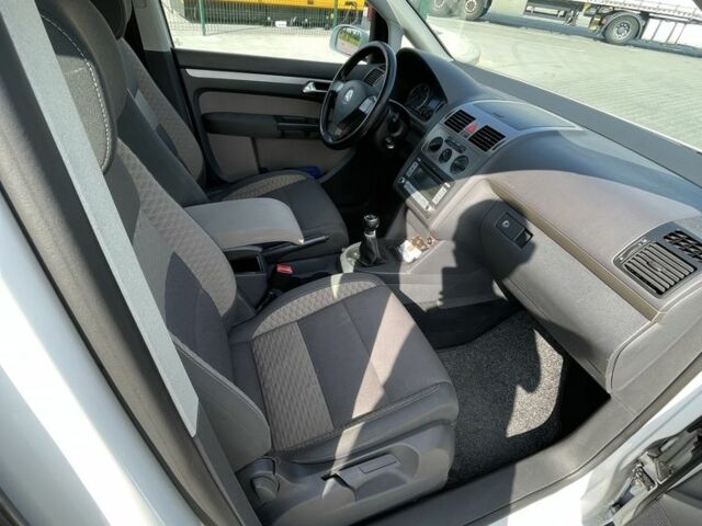 Белый Фольксваген Туран, объемом двигателя 0 л и пробегом 253 тыс. км за 8200 $, фото 8 на Automoto.ua