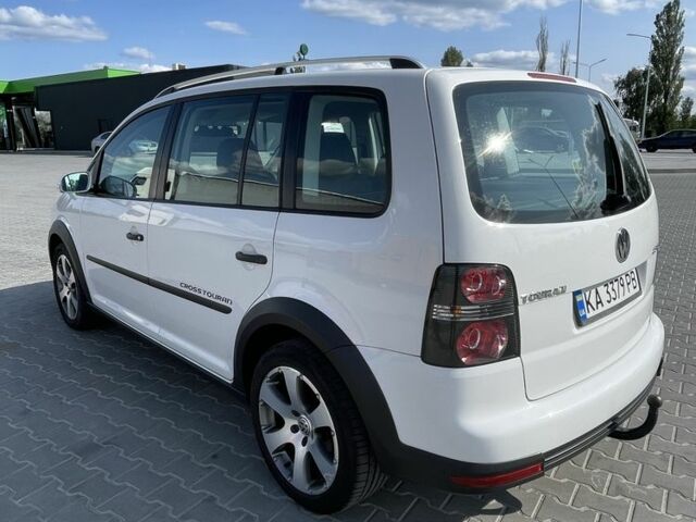 Белый Фольксваген Туран, объемом двигателя 0 л и пробегом 253 тыс. км за 8200 $, фото 3 на Automoto.ua