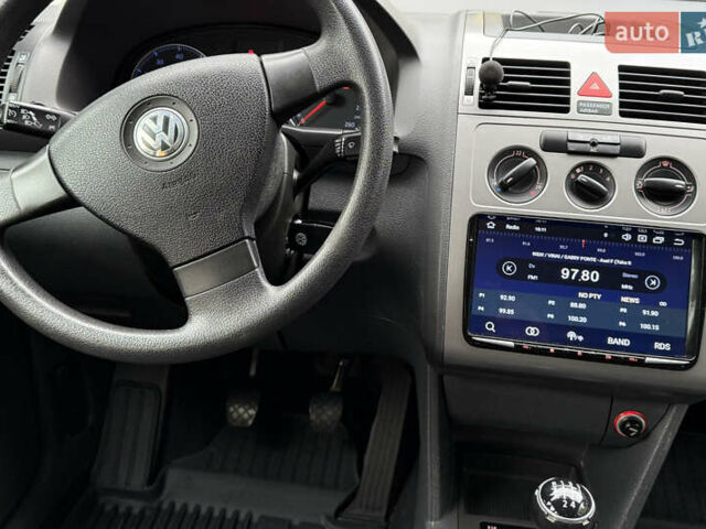 Білий Фольксваген Туран, об'ємом двигуна 1.6 л та пробігом 218 тис. км за 8499 $, фото 31 на Automoto.ua