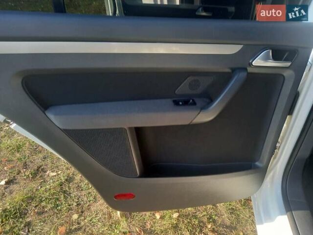 Белый Фольксваген Туран, объемом двигателя 1.39 л и пробегом 316 тыс. км за 8000 $, фото 9 на Automoto.ua