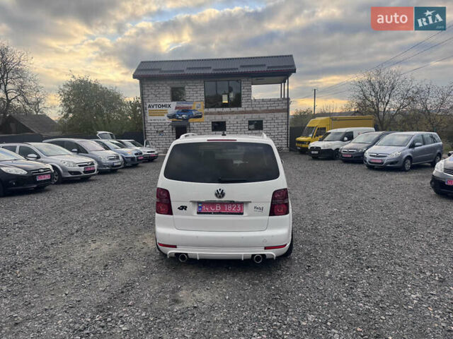 Білий Фольксваген Туран, об'ємом двигуна 1.6 л та пробігом 200 тис. км за 8700 $, фото 12 на Automoto.ua