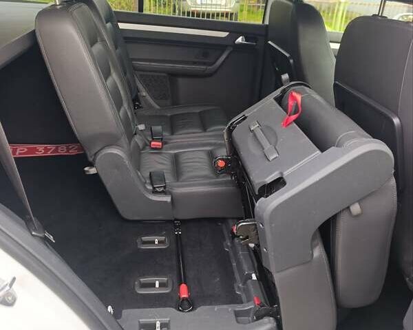 Белый Фольксваген Туран, объемом двигателя 1.4 л и пробегом 182 тыс. км за 8400 $, фото 35 на Automoto.ua