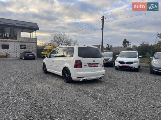 Білий Фольксваген Туран, об'ємом двигуна 1.6 л та пробігом 200 тис. км за 8700 $, фото 4 на Automoto.ua