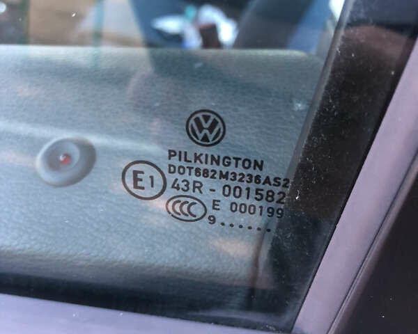 Белый Фольксваген Туран, объемом двигателя 1.9 л и пробегом 247 тыс. км за 9250 $, фото 6 на Automoto.ua