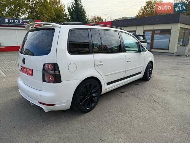 Белый Фольксваген Туран, объемом двигателя 1.6 л и пробегом 186 тыс. км за 7800 $, фото 5 на Automoto.ua