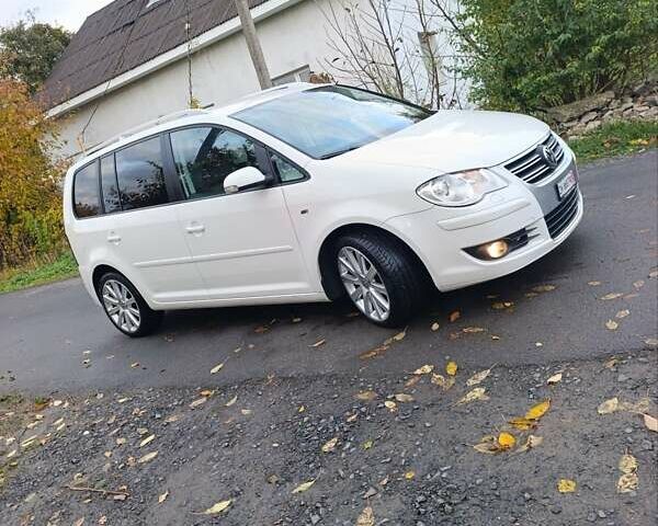 Белый Фольксваген Туран, объемом двигателя 1.4 л и пробегом 182 тыс. км за 8400 $, фото 9 на Automoto.ua