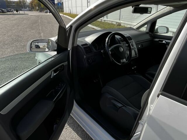 Білий Фольксваген Туран, об'ємом двигуна 1.4 л та пробігом 197 тис. км за 6300 $, фото 13 на Automoto.ua