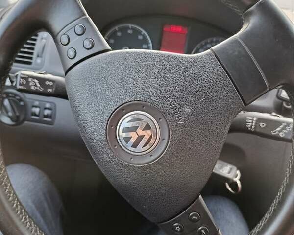 Белый Фольксваген Туран, объемом двигателя 1.6 л и пробегом 186 тыс. км за 7800 $, фото 21 на Automoto.ua