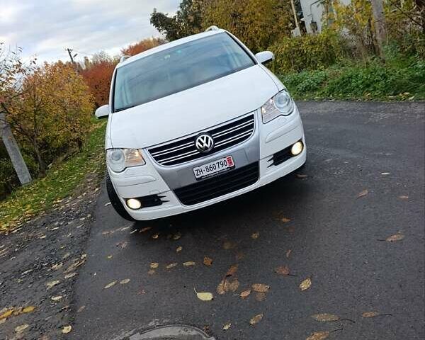 Белый Фольксваген Туран, объемом двигателя 1.4 л и пробегом 182 тыс. км за 8400 $, фото 10 на Automoto.ua