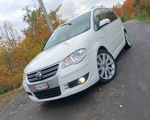 Белый Фольксваген Туран, объемом двигателя 1.4 л и пробегом 182 тыс. км за 8400 $, фото 4 на Automoto.ua