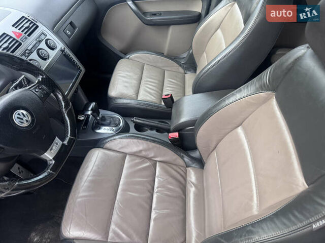 Білий Фольксваген Туран, об'ємом двигуна 1.6 л та пробігом 200 тис. км за 8700 $, фото 37 на Automoto.ua