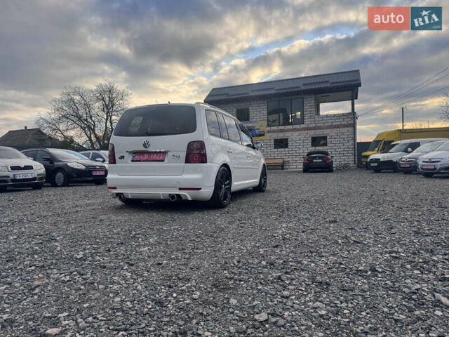 Білий Фольксваген Туран, об'ємом двигуна 1.6 л та пробігом 200 тис. км за 8700 $, фото 18 на Automoto.ua