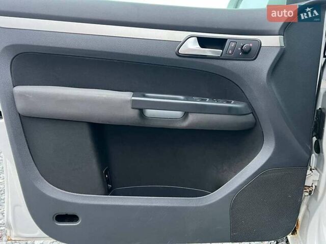 Білий Фольксваген Туран, об'ємом двигуна 1.4 л та пробігом 197 тис. км за 6490 $, фото 14 на Automoto.ua