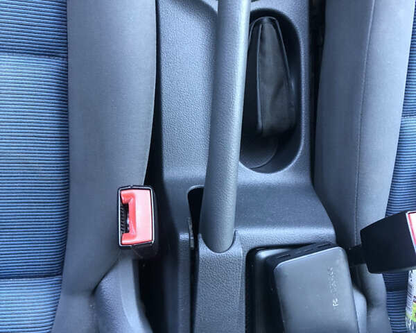 Белый Фольксваген Туран, объемом двигателя 1.9 л и пробегом 247 тыс. км за 9250 $, фото 29 на Automoto.ua