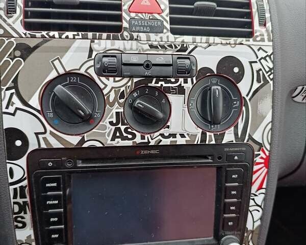 Белый Фольксваген Туран, объемом двигателя 1.6 л и пробегом 187 тыс. км за 6999 $, фото 23 на Automoto.ua