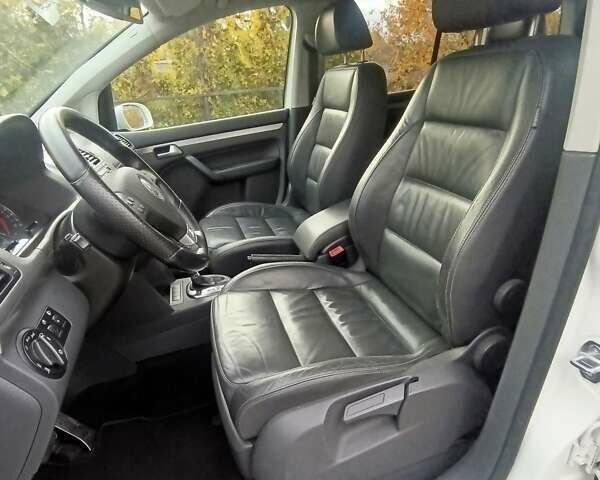 Белый Фольксваген Туран, объемом двигателя 1.4 л и пробегом 182 тыс. км за 8400 $, фото 61 на Automoto.ua