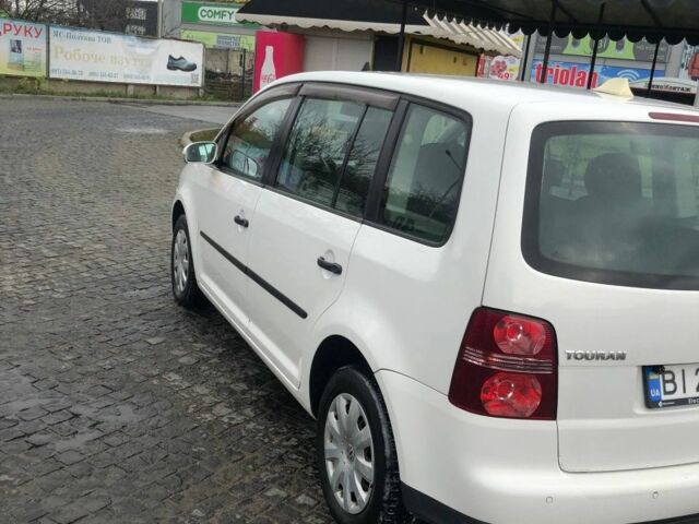 Белый Фольксваген Туран, объемом двигателя 1.9 л и пробегом 227 тыс. км за 7500 $, фото 2 на Automoto.ua