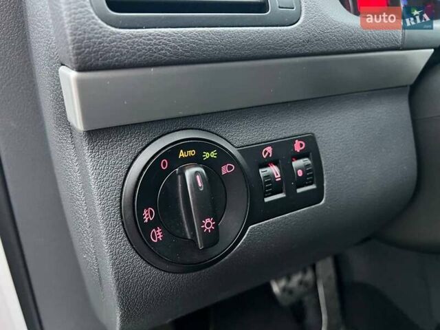 Білий Фольксваген Туран, об'ємом двигуна 1.4 л та пробігом 197 тис. км за 6490 $, фото 19 на Automoto.ua