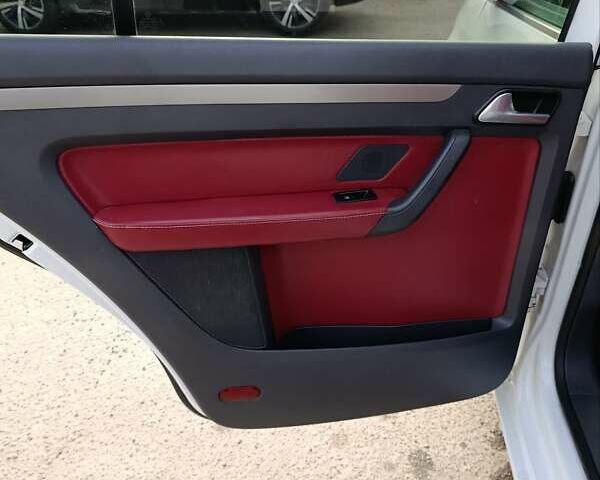 Белый Фольксваген Туран, объемом двигателя 1.6 л и пробегом 186 тыс. км за 7800 $, фото 37 на Automoto.ua