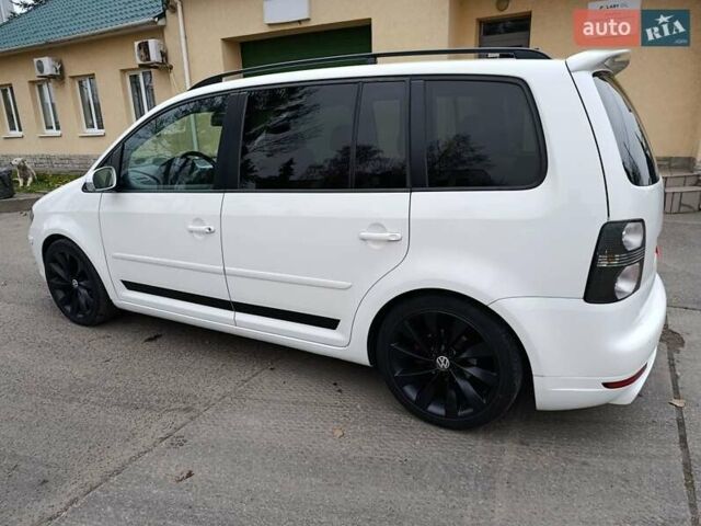 Белый Фольксваген Туран, объемом двигателя 1.6 л и пробегом 187 тыс. км за 6999 $, фото 4 на Automoto.ua