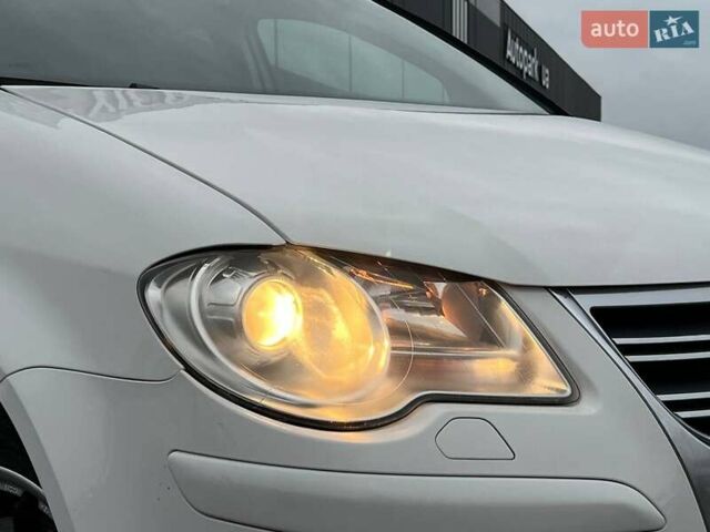 Білий Фольксваген Туран, об'ємом двигуна 1.4 л та пробігом 197 тис. км за 6490 $, фото 12 на Automoto.ua