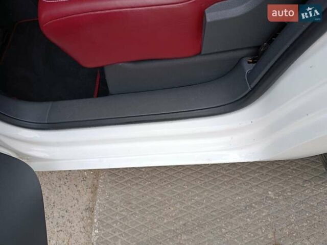 Белый Фольксваген Туран, объемом двигателя 1.6 л и пробегом 187 тыс. км за 6999 $, фото 49 на Automoto.ua