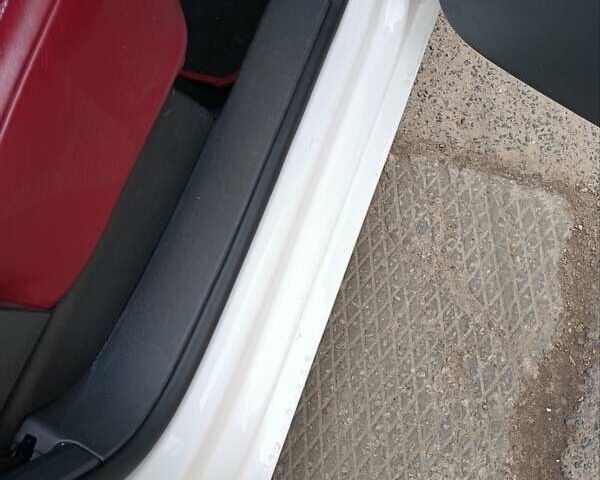 Белый Фольксваген Туран, объемом двигателя 1.6 л и пробегом 187 тыс. км за 6999 $, фото 37 на Automoto.ua