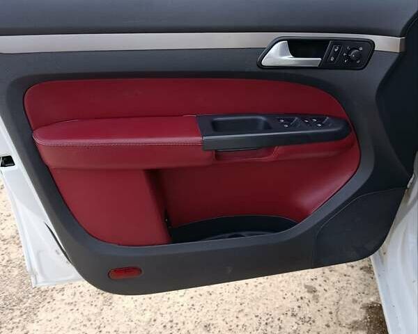 Белый Фольксваген Туран, объемом двигателя 1.6 л и пробегом 186 тыс. км за 7800 $, фото 44 на Automoto.ua