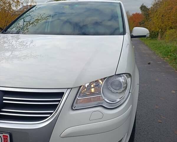 Белый Фольксваген Туран, объемом двигателя 1.4 л и пробегом 182 тыс. км за 8400 $, фото 16 на Automoto.ua