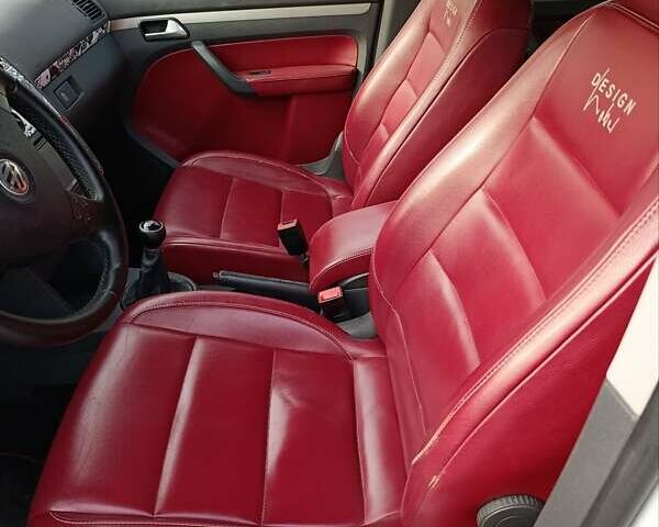 Белый Фольксваген Туран, объемом двигателя 1.6 л и пробегом 186 тыс. км за 7800 $, фото 43 на Automoto.ua