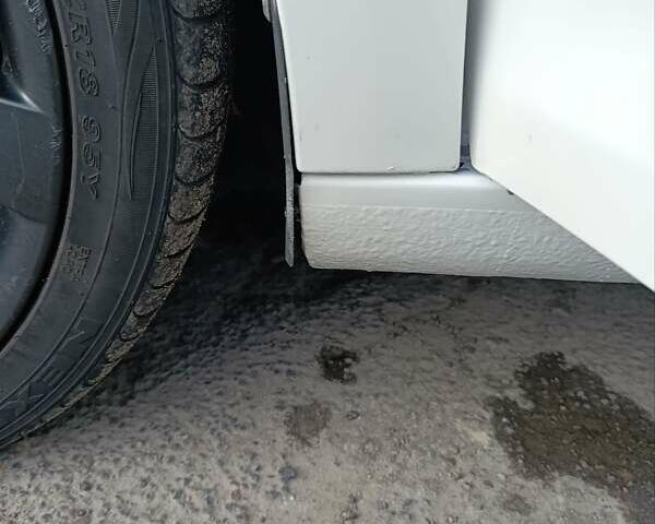 Белый Фольксваген Туран, объемом двигателя 1.6 л и пробегом 186 тыс. км за 7800 $, фото 27 на Automoto.ua