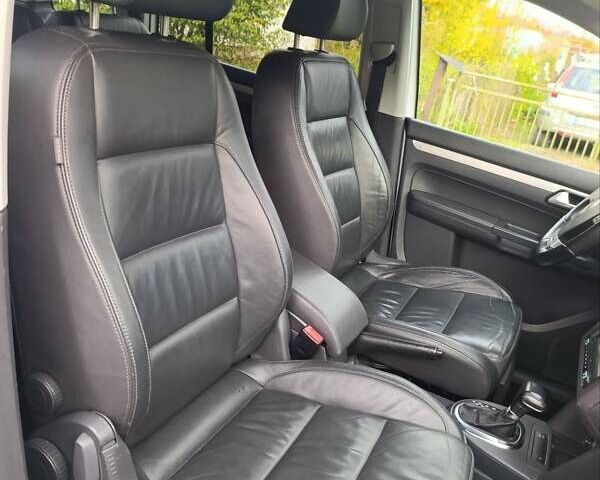 Белый Фольксваген Туран, объемом двигателя 1.4 л и пробегом 182 тыс. км за 8400 $, фото 33 на Automoto.ua