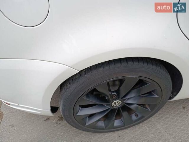 Белый Фольксваген Туран, объемом двигателя 1.6 л и пробегом 187 тыс. км за 6999 $, фото 16 на Automoto.ua