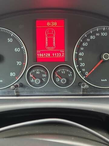 Белый Фольксваген Туран, объемом двигателя 1.39 л и пробегом 186 тыс. км за 8850 $, фото 6 на Automoto.ua