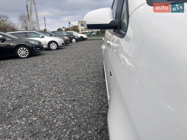 Білий Фольксваген Туран, об'ємом двигуна 1.6 л та пробігом 200 тис. км за 8700 $, фото 22 на Automoto.ua