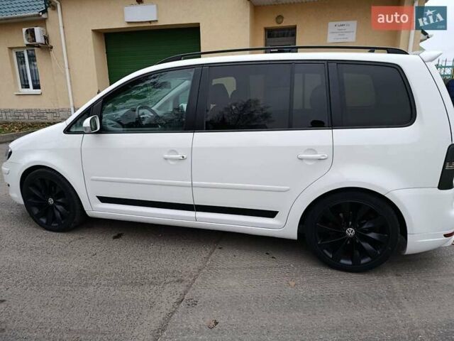 Белый Фольксваген Туран, объемом двигателя 1.6 л и пробегом 187 тыс. км за 6999 $, фото 3 на Automoto.ua