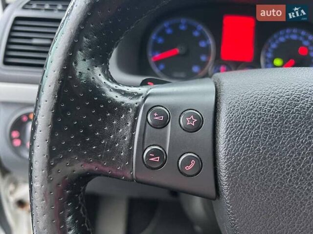 Білий Фольксваген Туран, об'ємом двигуна 1.4 л та пробігом 197 тис. км за 6490 $, фото 23 на Automoto.ua