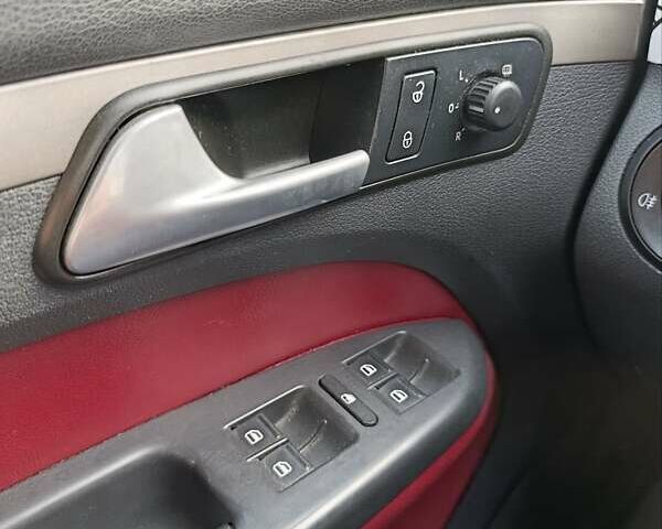 Белый Фольксваген Туран, объемом двигателя 1.6 л и пробегом 186 тыс. км за 7800 $, фото 17 на Automoto.ua