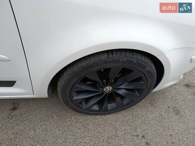 Белый Фольксваген Туран, объемом двигателя 1.6 л и пробегом 187 тыс. км за 6999 $, фото 15 на Automoto.ua