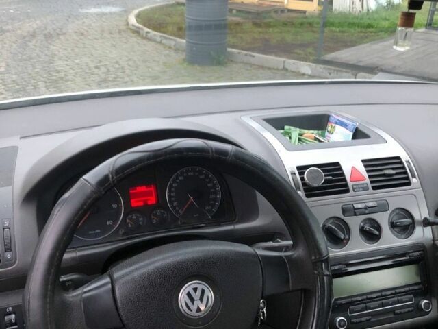 Белый Фольксваген Туран, объемом двигателя 1.9 л и пробегом 227 тыс. км за 7500 $, фото 4 на Automoto.ua