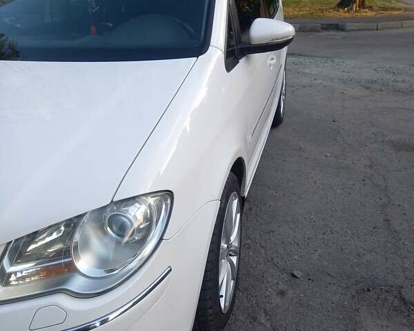 Белый Фольксваген Туран, объемом двигателя 1.97 л и пробегом 345 тыс. км за 8000 $, фото 7 на Automoto.ua