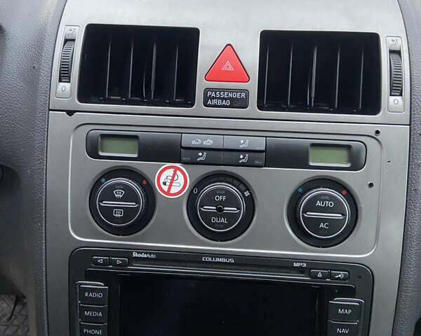 Белый Фольксваген Туран, объемом двигателя 1.97 л и пробегом 251 тыс. км за 8400 $, фото 12 на Automoto.ua