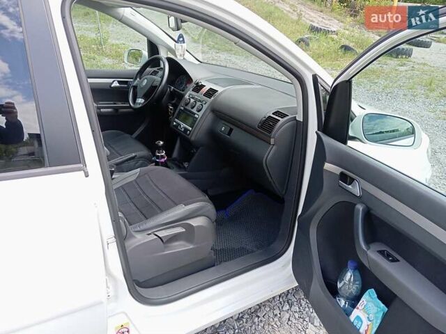 Белый Фольксваген Туран, объемом двигателя 1.4 л и пробегом 195 тыс. км за 5950 $, фото 5 на Automoto.ua